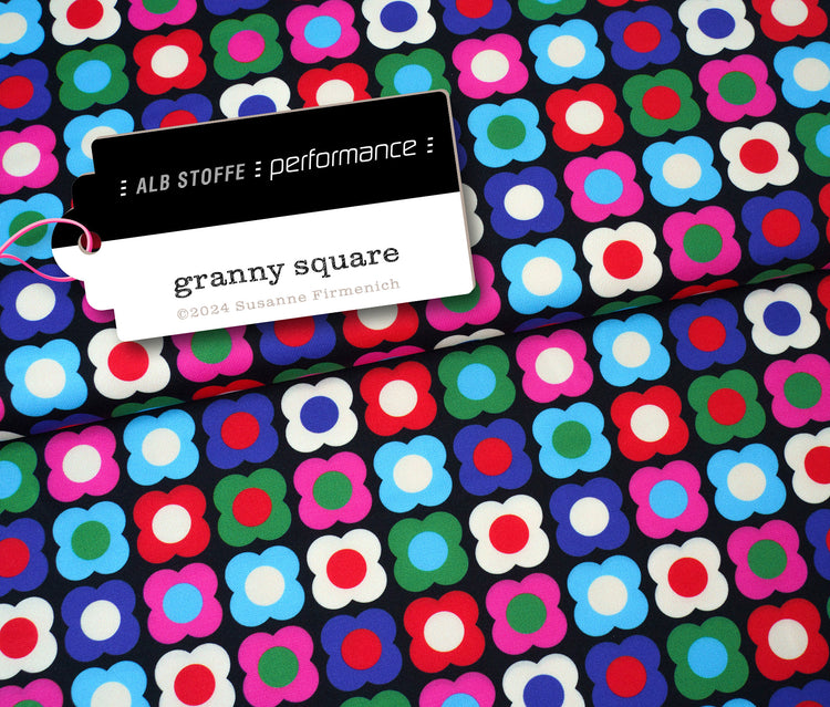 Performance - GRANNY SQUARE BLACK