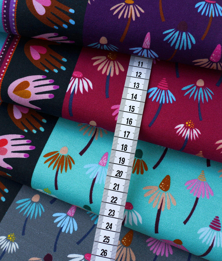 Queens United - DAISIES - New Cotton Satin Webware