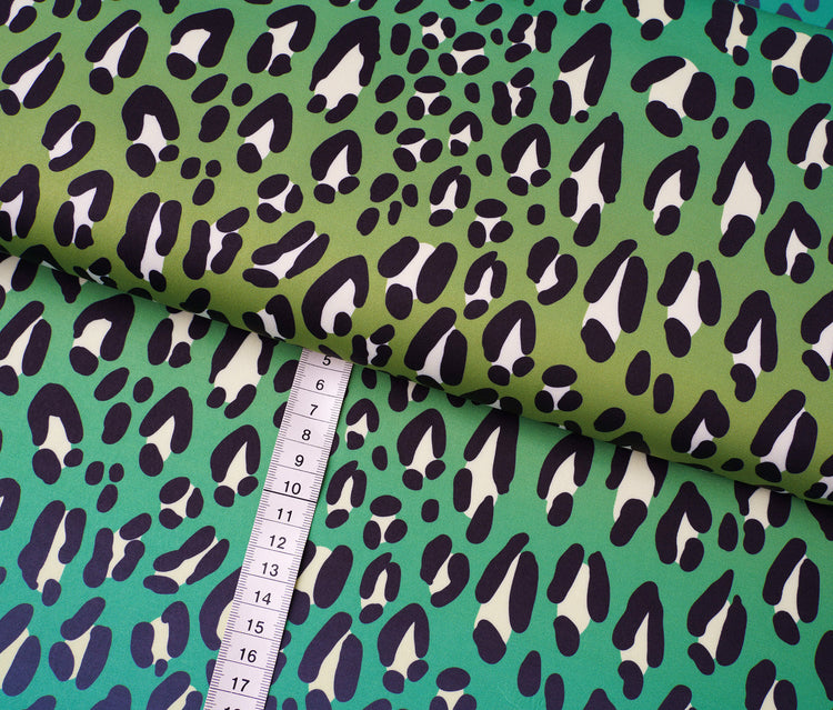 Performance - SAFARI GRÜN