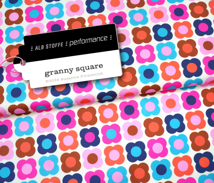 Performance - GRANNY SQUARE WHITE