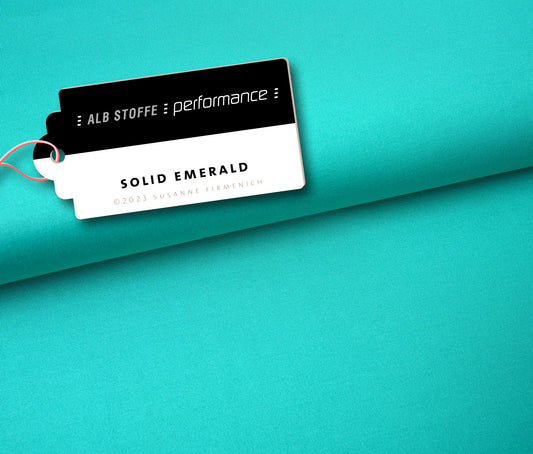 Performance - SOLID EMERALD