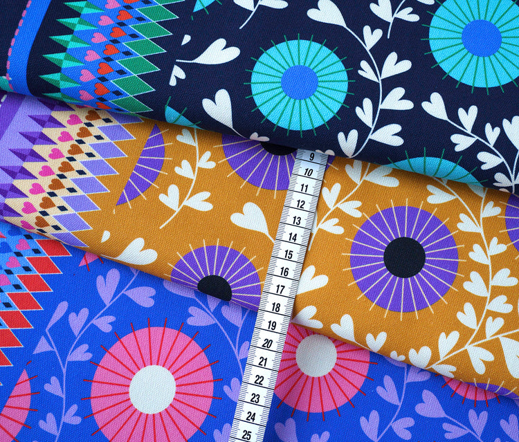 Queen of Hearts - COURT GARDEN - Sweat